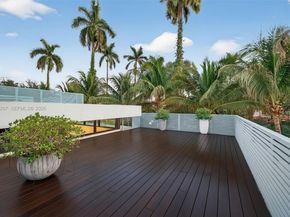 2300 Sunset Dr, Miami Beach FL 33140