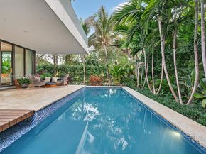 2300 Sunset Dr, Miami Beach FL 33140