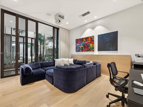 2300 Sunset Dr, Miami Beach FL 33140