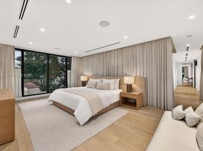 2300 Sunset Dr, Miami Beach FL 33140