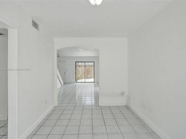 2306 NW 52nd Ave 2306, Lauderhill FL 33313