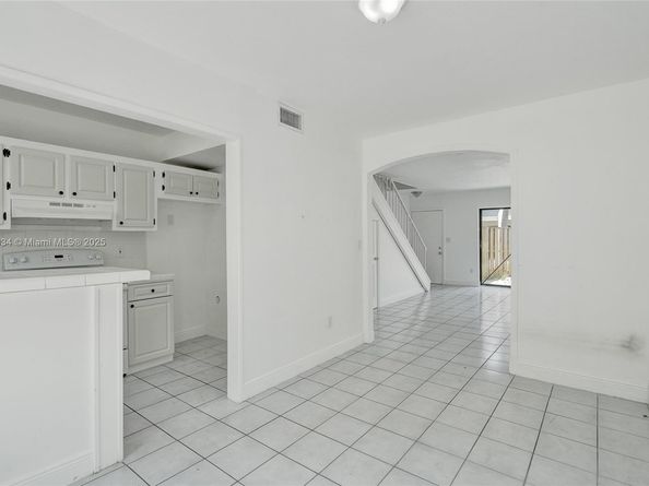 2306 NW 52nd Ave 2306, Lauderhill FL 33313