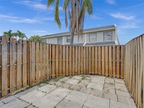 2306 NW 52nd Ave 2306, Lauderhill FL 33313