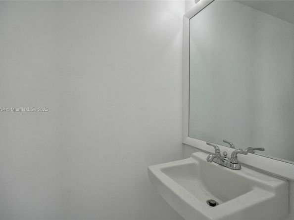 2306 NW 52nd Ave 2306, Lauderhill FL 33313