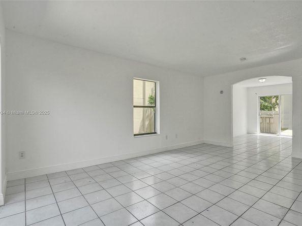 2306 NW 52nd Ave 2306, Lauderhill FL 33313