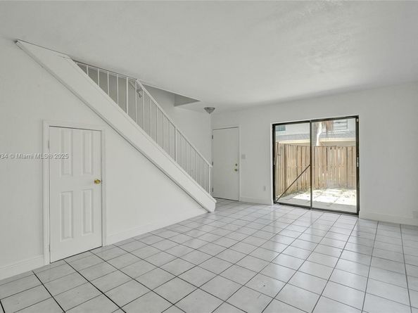 2306 NW 52nd Ave 2306, Lauderhill FL 33313