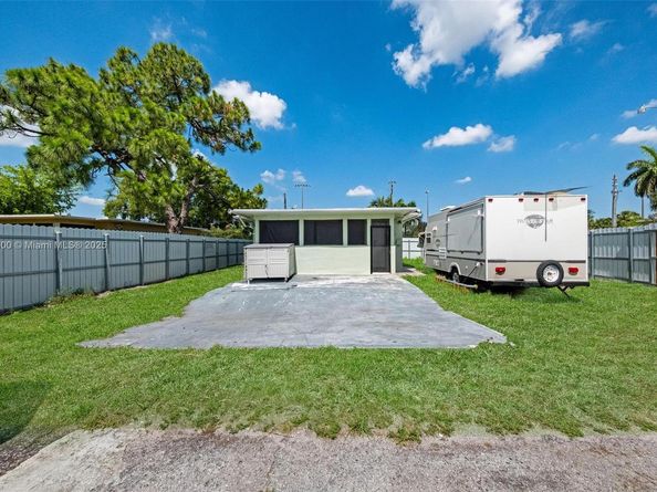 844 NW 15th Ave, Fort Lauderdale FL 33311