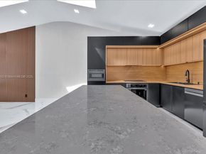 5890 SW 13th St, Plantation FL 33317