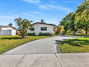 5890 SW 13th St, Plantation FL 33317