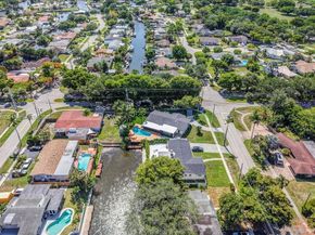 5890 SW 13th St, Plantation FL 33317