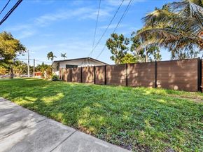 5890 SW 13th St, Plantation FL 33317