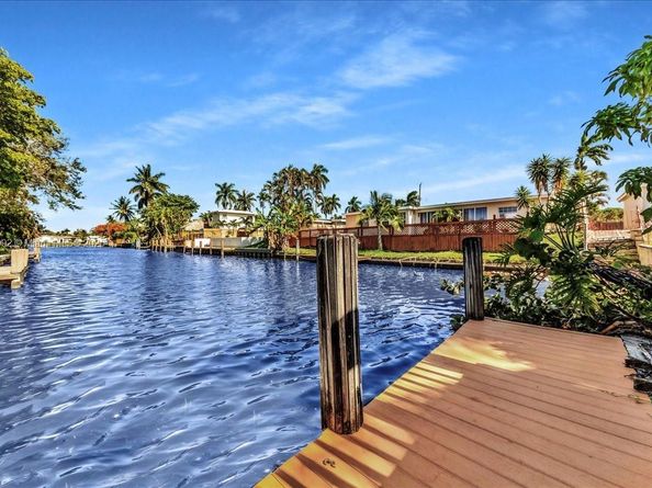 5890 SW 13th St, Plantation FL 33317