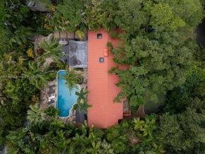 3570 Avocado Ave, Miami FL 33133