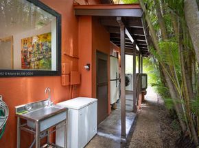 3570 Avocado Ave, Miami FL 33133