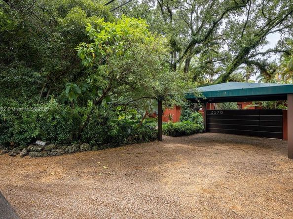 3570 Avocado Ave, Miami FL 33133