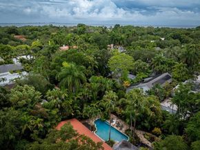 3570 Avocado Ave, Miami FL 33133