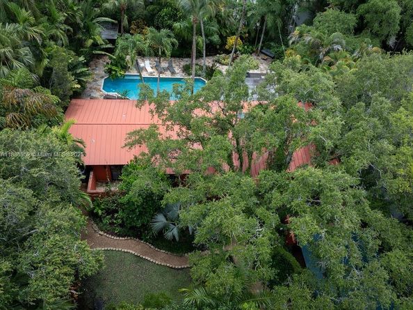 3570 Avocado Ave, Miami FL 33133