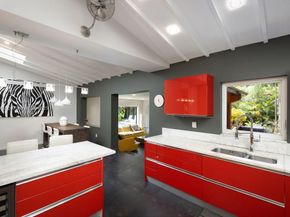 3570 Avocado Ave, Miami FL 33133