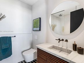 800 S Pointe Dr 801, Miami Beach FL 33139