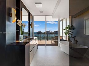 800 S Pointe Dr 801, Miami Beach FL 33139