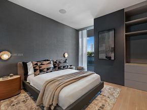 800 S Pointe Dr 801, Miami Beach FL 33139