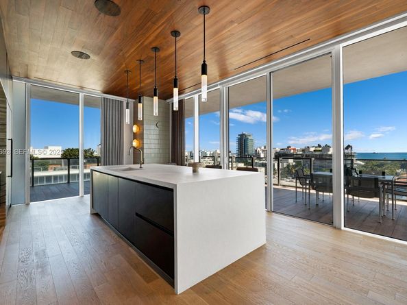 800 S Pointe Dr 801, Miami Beach FL 33139