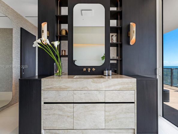 800 S Pointe Dr 801, Miami Beach FL 33139