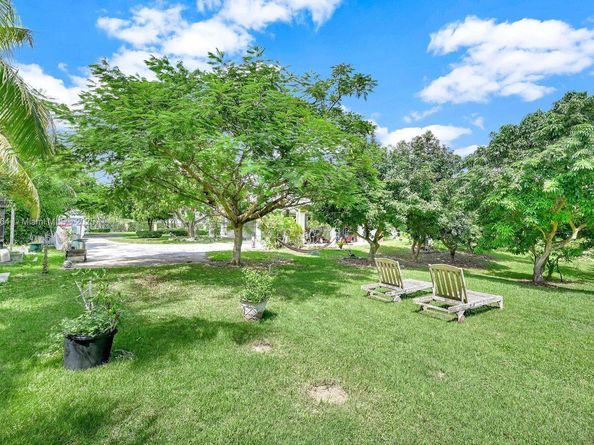 9340 SW 174th St, Palmetto Bay FL 33157