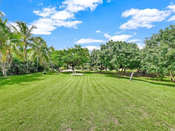 9340 SW 174th St, Palmetto Bay FL 33157