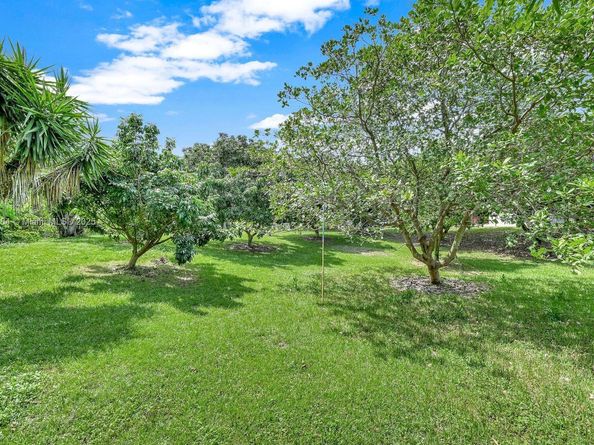 9340 SW 174th St, Palmetto Bay FL 33157