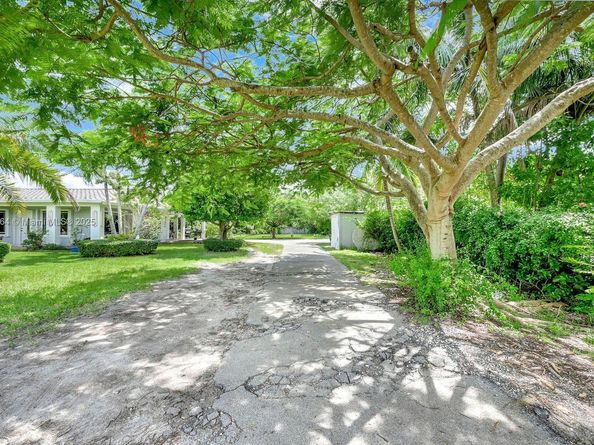 9340 SW 174th St, Palmetto Bay FL 33157