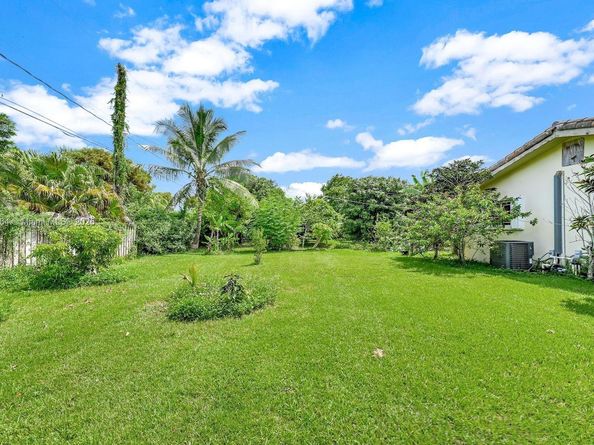 9340 SW 174th St, Palmetto Bay FL 33157