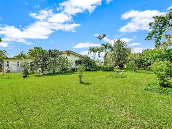 9340 SW 174th St, Palmetto Bay FL 33157