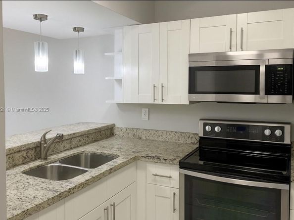 13250 SW 88th Ter 407, Miami FL 33186
