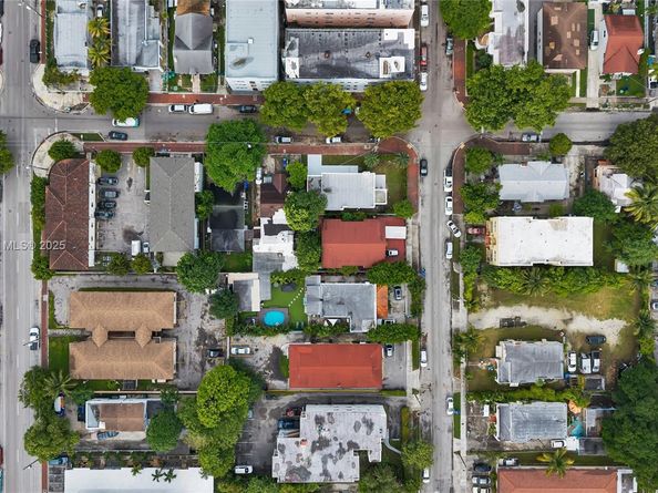1370 SW 5th St, Miami FL 33135