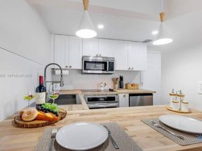 7326 Collins Ave 201, Miami Beach FL 33141