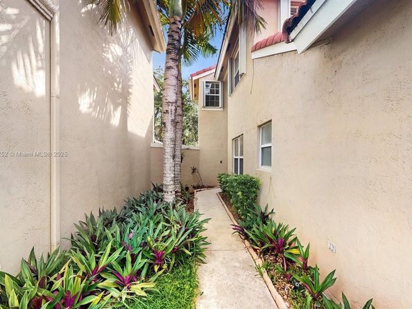 15141 SW 46th St, Miramar FL 33027