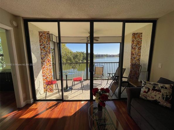 5831 Coral Lake Dr 307, Margate FL 33063