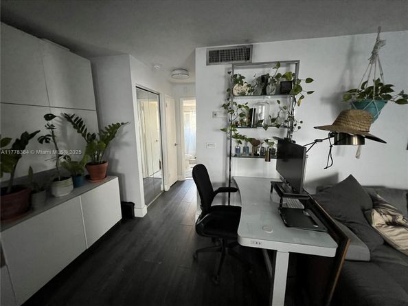 221 Meridian Ave 206, Miami Beach FL 33139