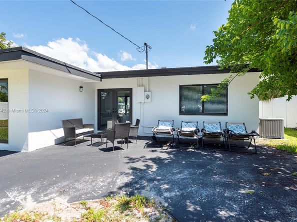 2308 SE 18 St, Fort Lauderdale FL 33316