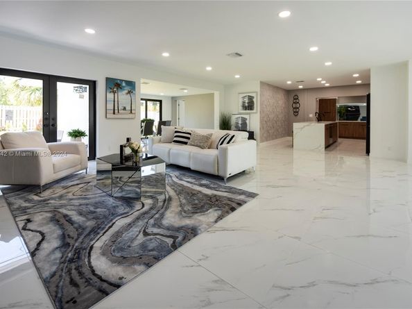 2308 SE 18 St, Fort Lauderdale FL 33316