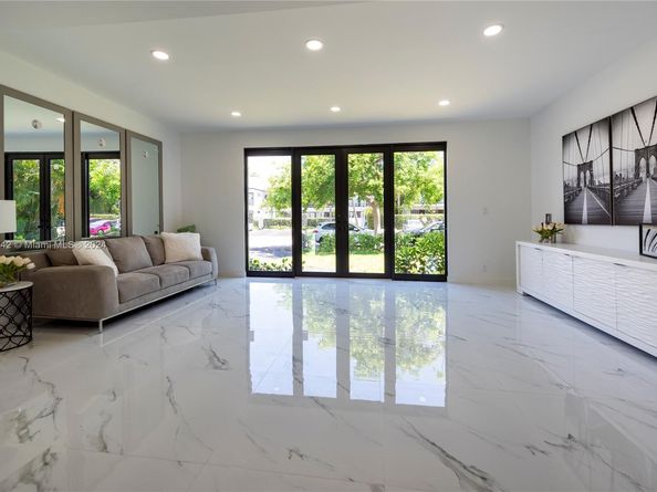 2308 SE 18 St, Fort Lauderdale FL 33316