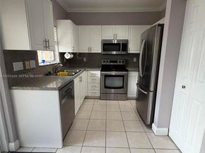 11362 NW 34th Pl, Sunrise FL 33323