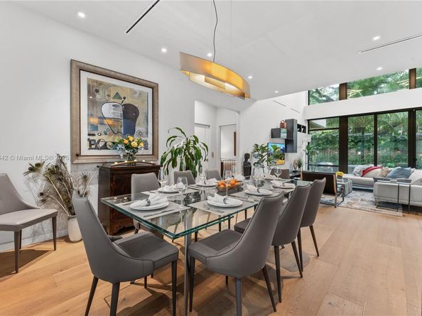 2803 Crystal Ct, Coconut Grove FL 33133