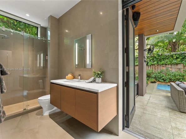 2803 Crystal Ct, Coconut Grove FL 33133