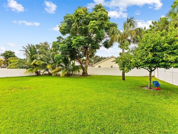 1180 SW 17th St, Boca Raton FL 33486