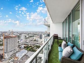 92 SW 3rd St 5108, Miami FL 33130