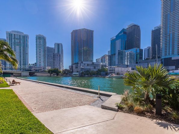 92 SW 3rd St 5108, Miami FL 33130