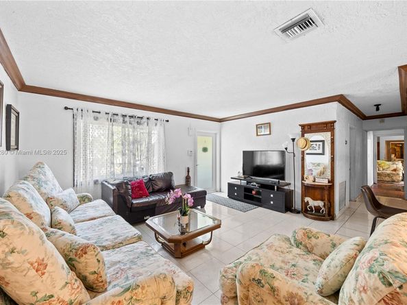 16050 NE 8th Ct, North Miami Beach FL 33162