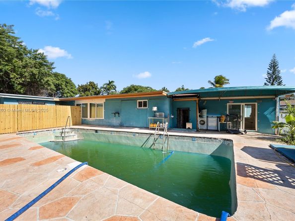 16050 NE 8th Ct, North Miami Beach FL 33162